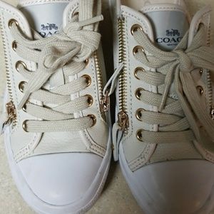 COACH like new only worn twice Sneakers